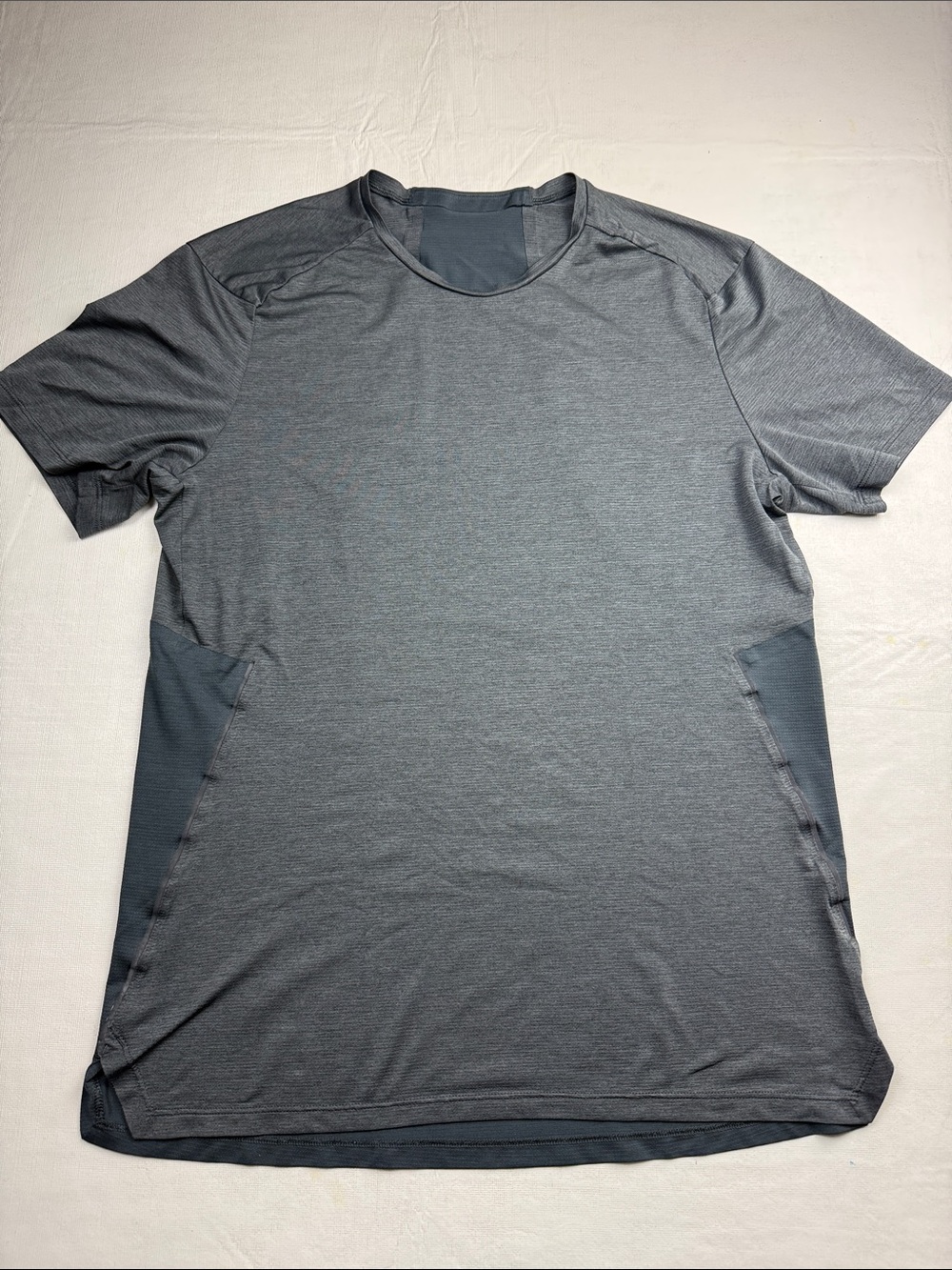 Lululemon Men's Charcoal Performance Short-Sleeve Crew Tee Size S